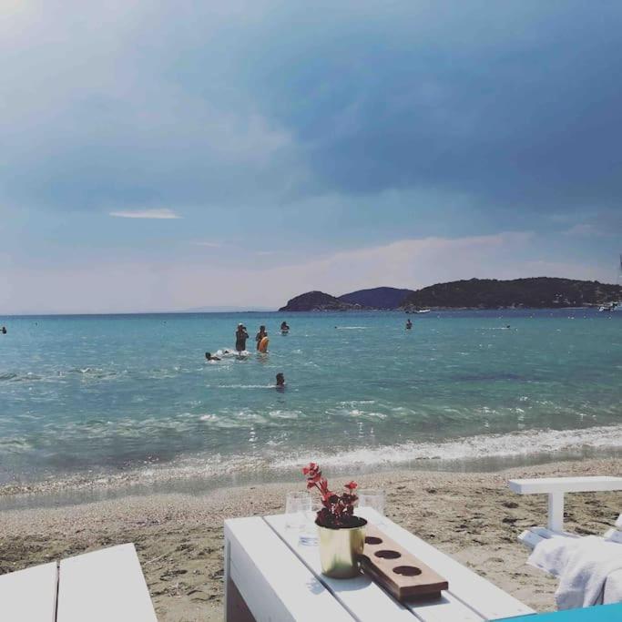 Riviera Beach, Seaside Spacious Apt. Anavyssos Esterno foto